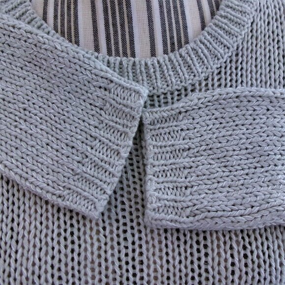 Alya Pale Green Longer Length Pullover Sweater S Small Button Detail on Sides - Picture 3 of 13